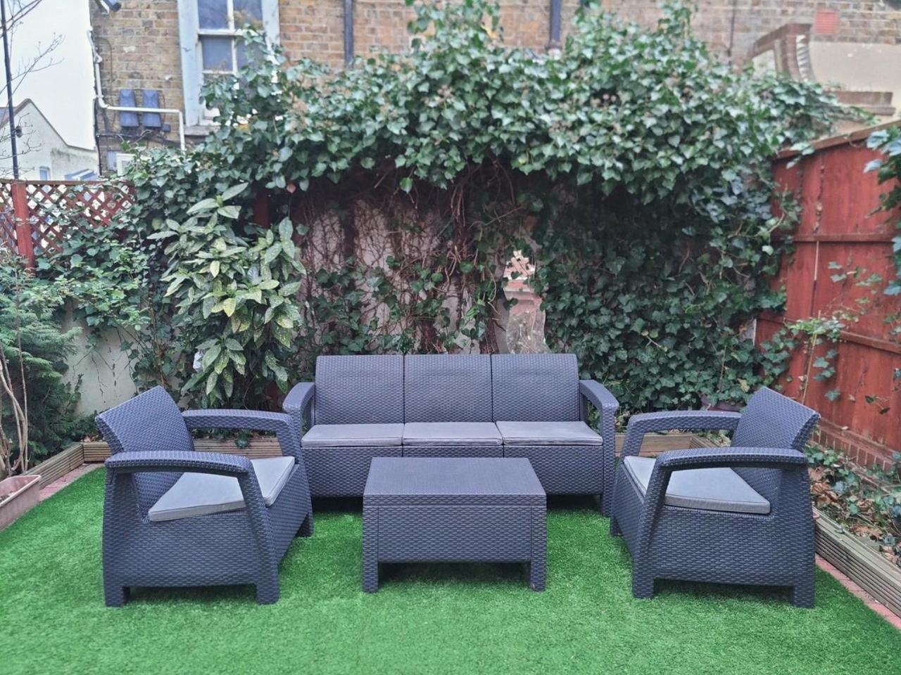London Stratford - Spacious 2 Bed Flat With Secured Parking & Private Garden Extérieur photo