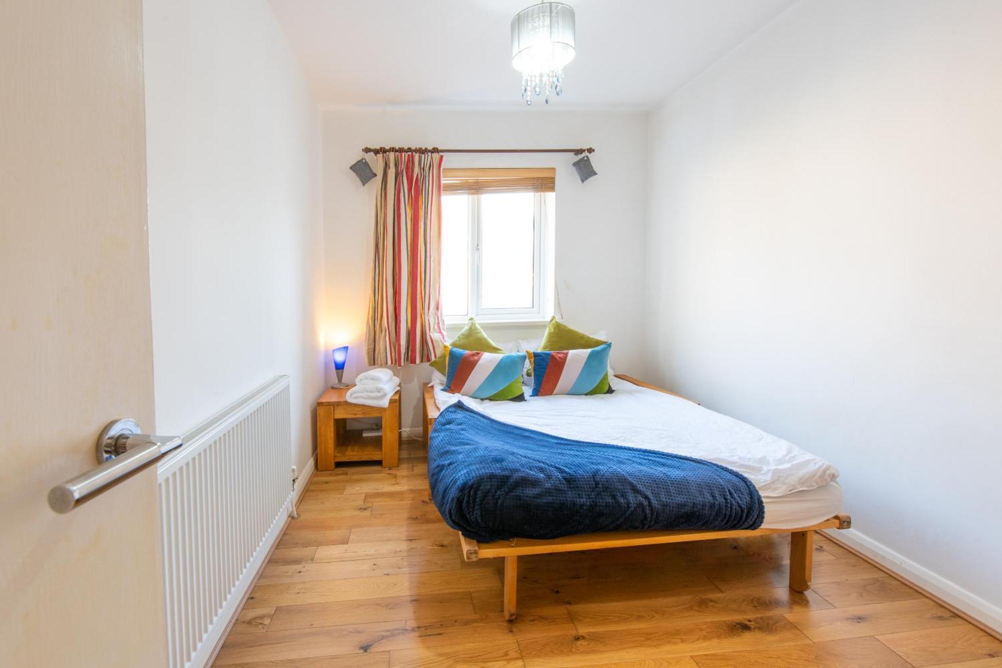 London Stratford - Spacious 2 Bed Flat With Secured Parking & Private Garden Extérieur photo